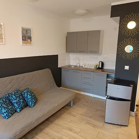 Good Night In Ii Apartment